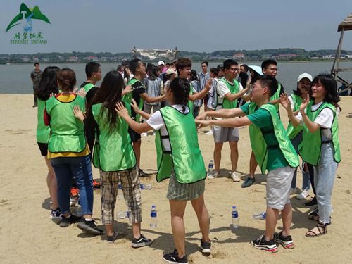 长沙医学院大学生户外拓展培训