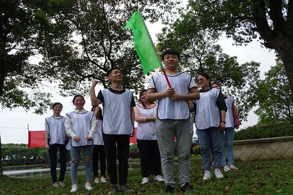 团队拓展训练怎么拍照