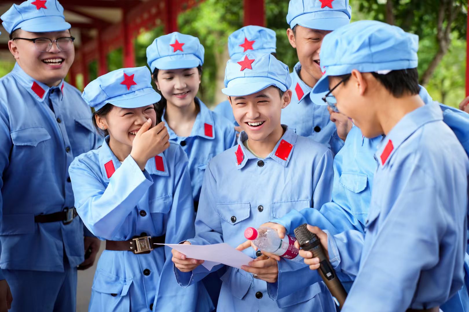 500名教职工红色主题趣味运动会